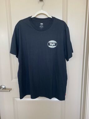 Men’s Levi's Black Short-Sleeve Tee with Small White Logo Size XL.  NWT.